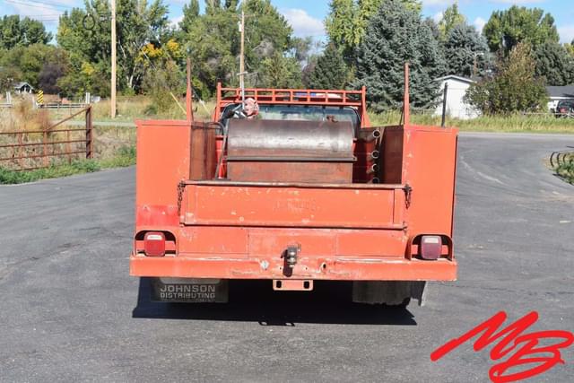 Image of Chevrolet 3500 equipment image 4