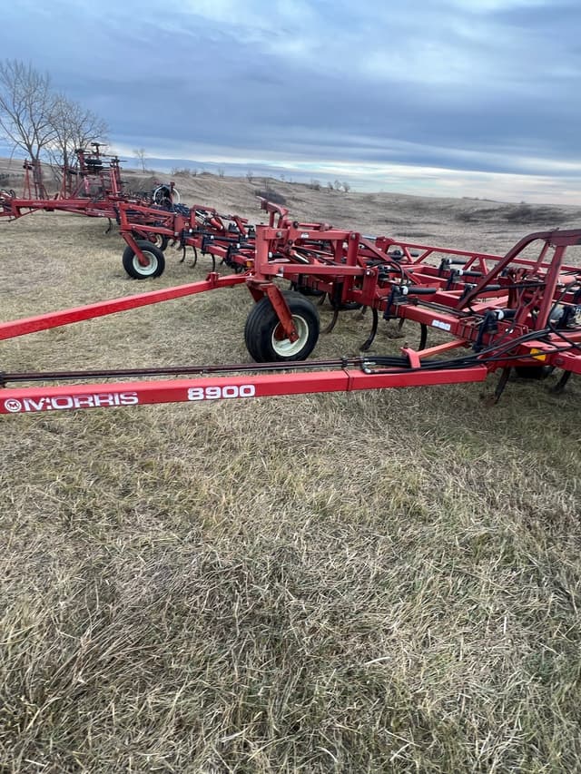 Image of Morris 8900 equipment image 1