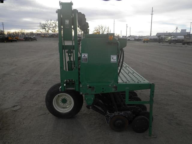 Image of John Deere 1520 equipment image 4