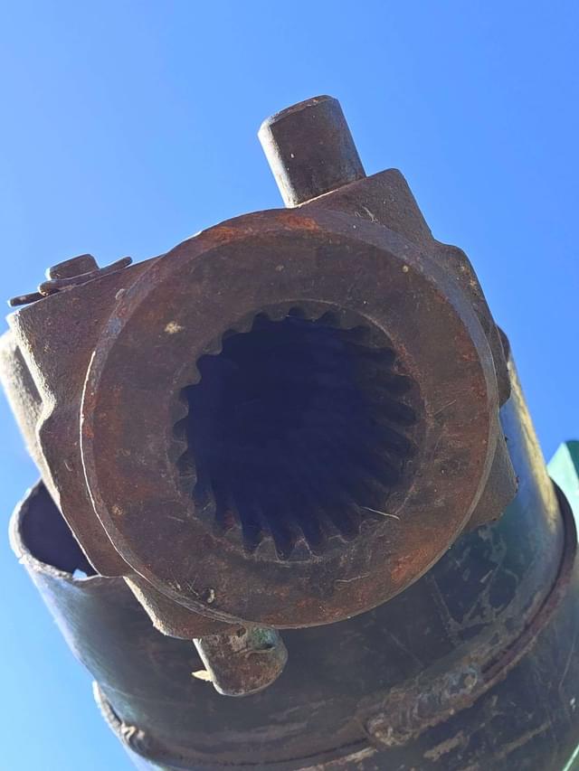 Image of John Deere 686 equipment image 3