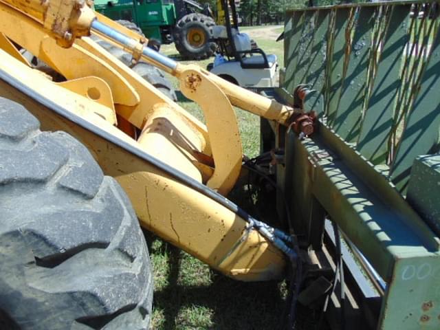 Image of John Deere 544C equipment image 4