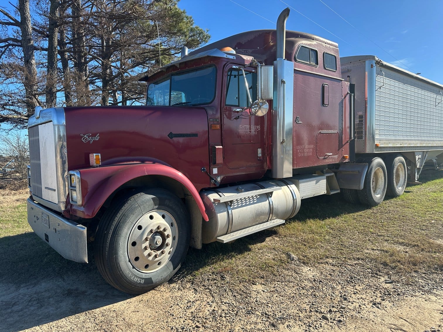 1997 International 9300 Equipment Image0