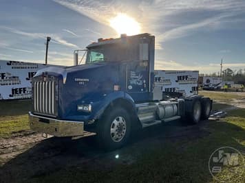 Main image Kenworth T8