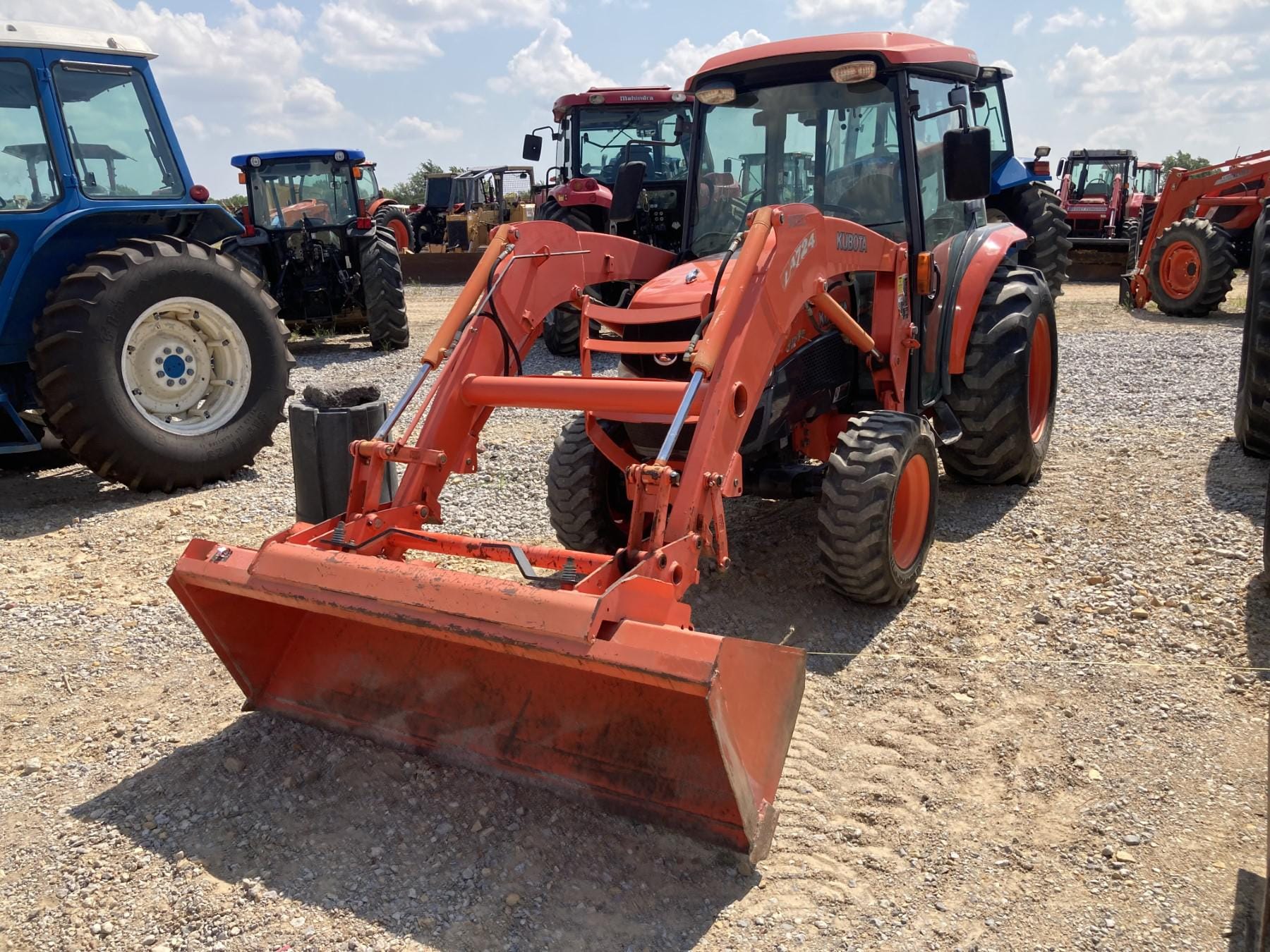 Main image Kubota L3240