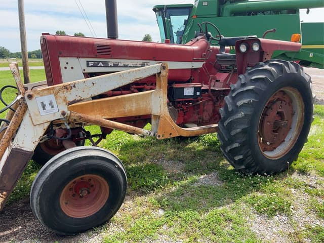 Image of International Harvester 806 equipment image 3