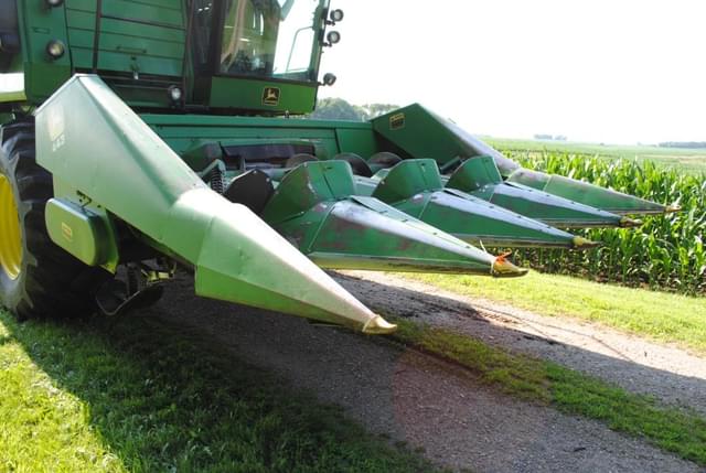 Image of John Deere 443 equipment image 2