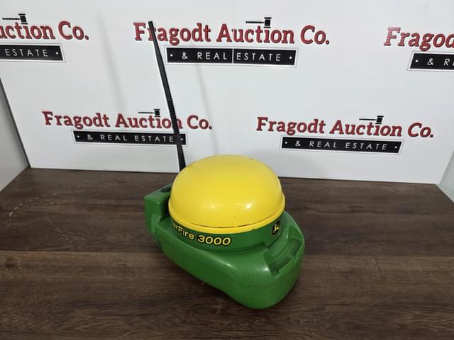 Image of John Deere StarFire 3000 equipment image 1