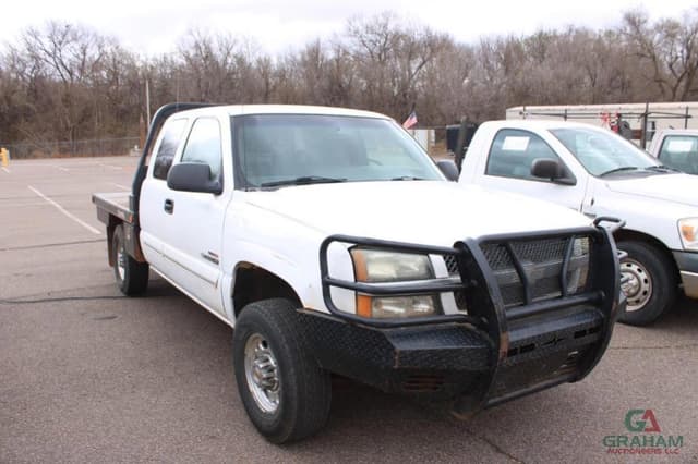 Image of Chevrolet 2500HD equipment image 1