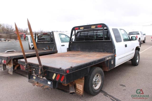 Image of Chevrolet 2500HD equipment image 2