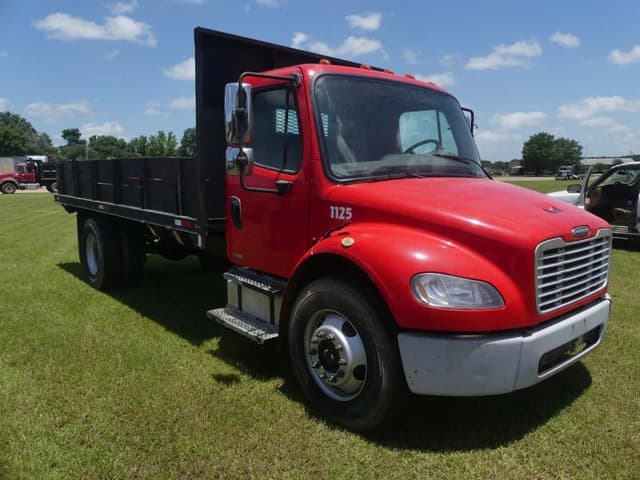 Image of Freightliner M2 equipment image 1