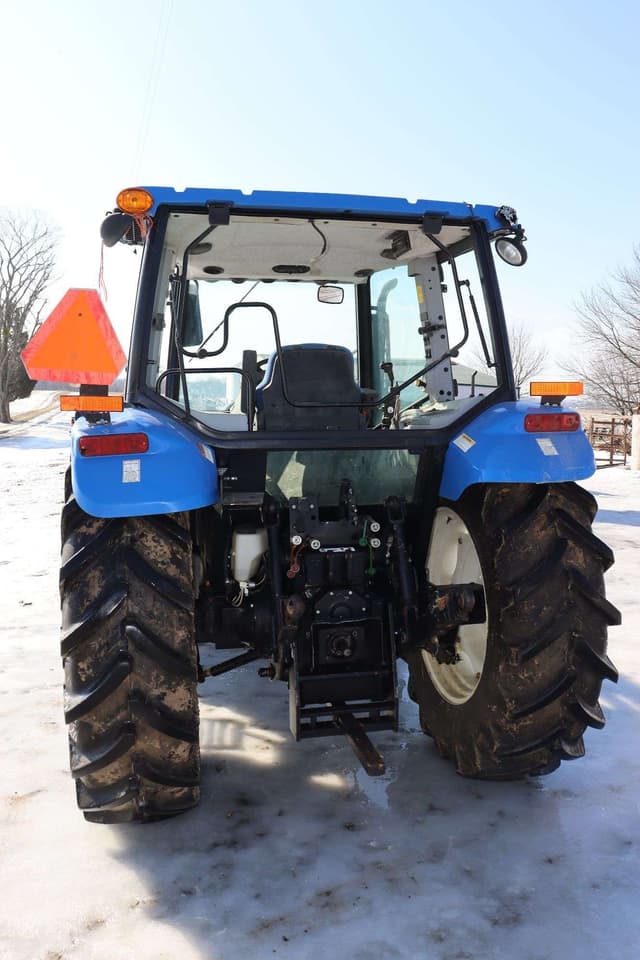 Image of New Holland T5060 equipment image 3