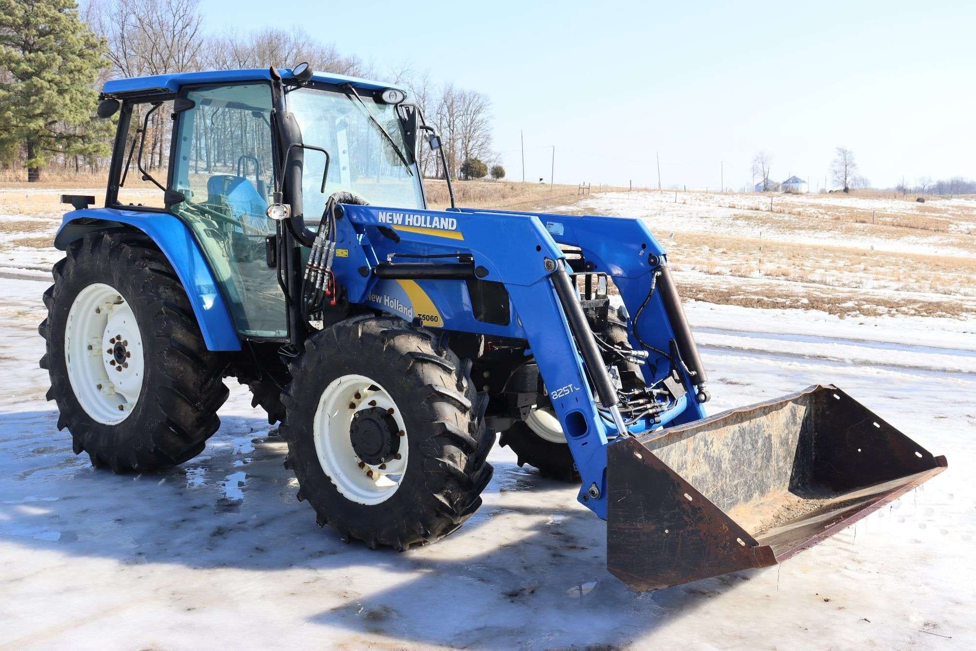 2013 New Holland T5060 Equipment Image0