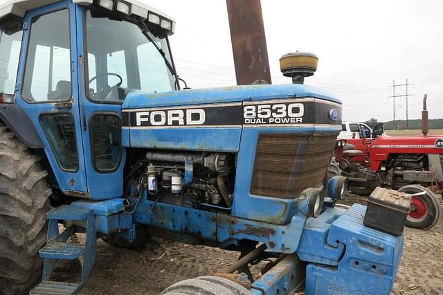 Image of Ford 8530 equipment image 4