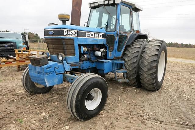 Image of Ford 8530 equipment image 1