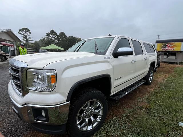 Image of GMC Sierra equipment image 4