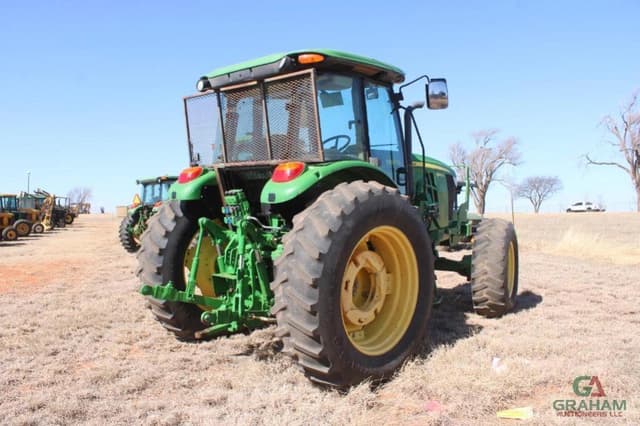 Image of John Deere 6130D equipment image 2