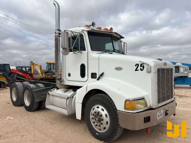 Image of Peterbilt 385 equipment image 2