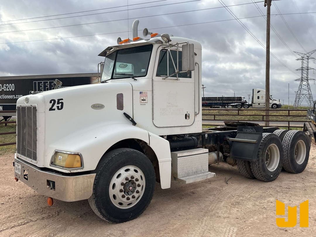 Image of Peterbilt 385 Primary image