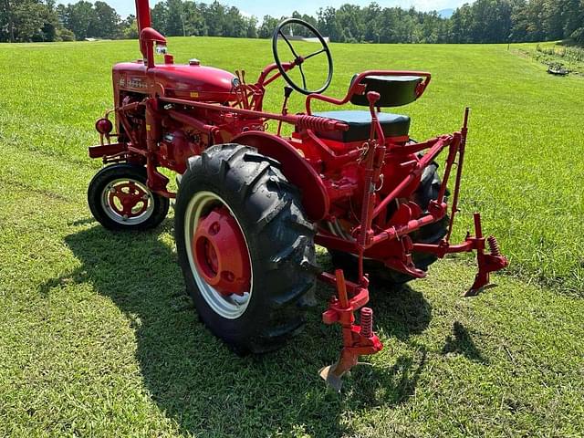 Image of Farmall 100 equipment image 2