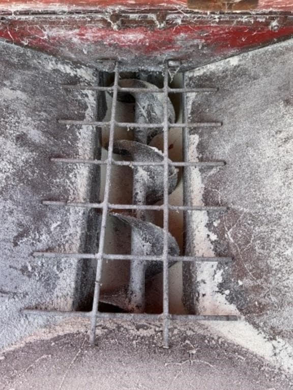 Image of Gehl 65 equipment image 4