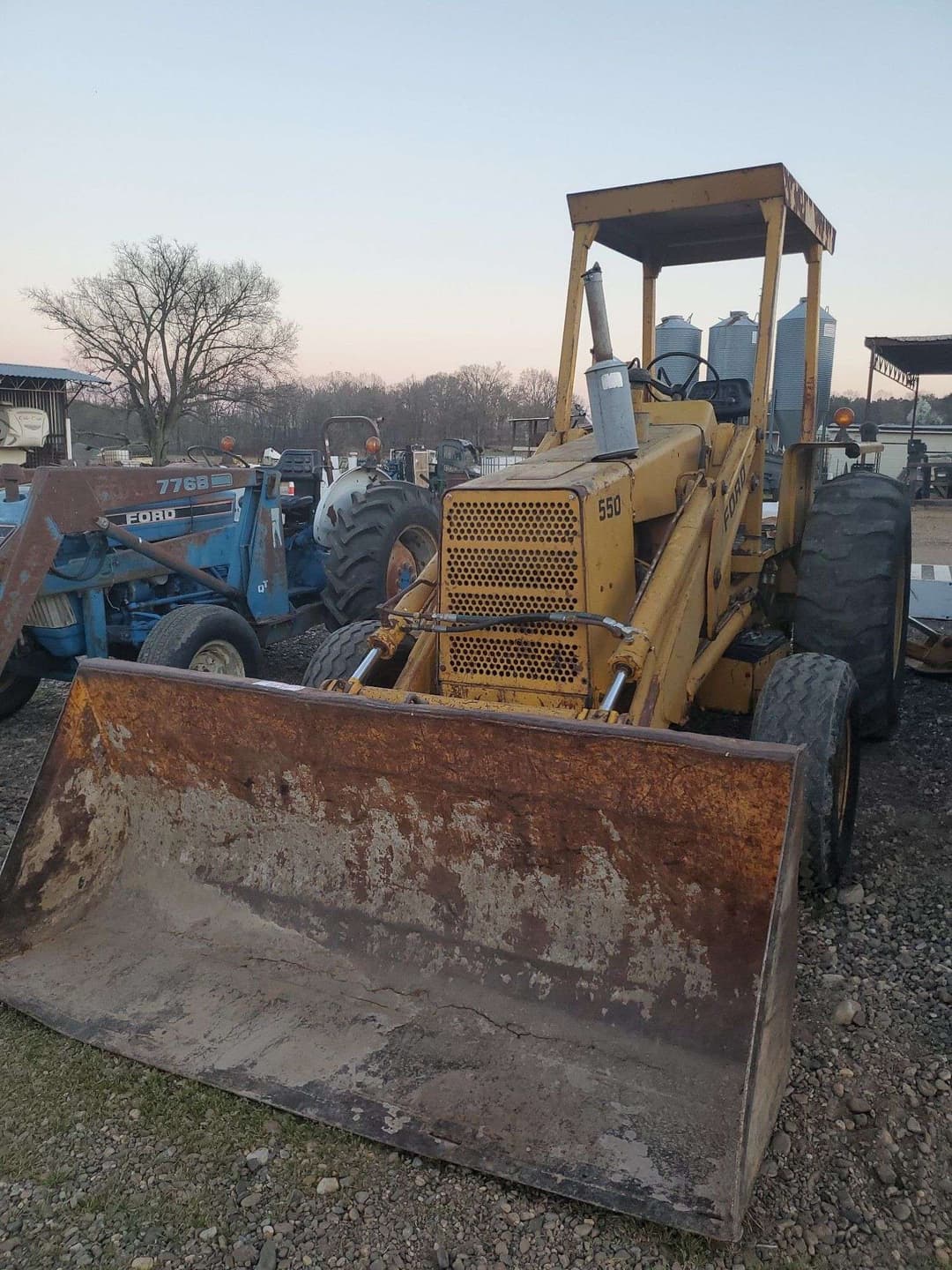 Image of Ford 550 Primary image