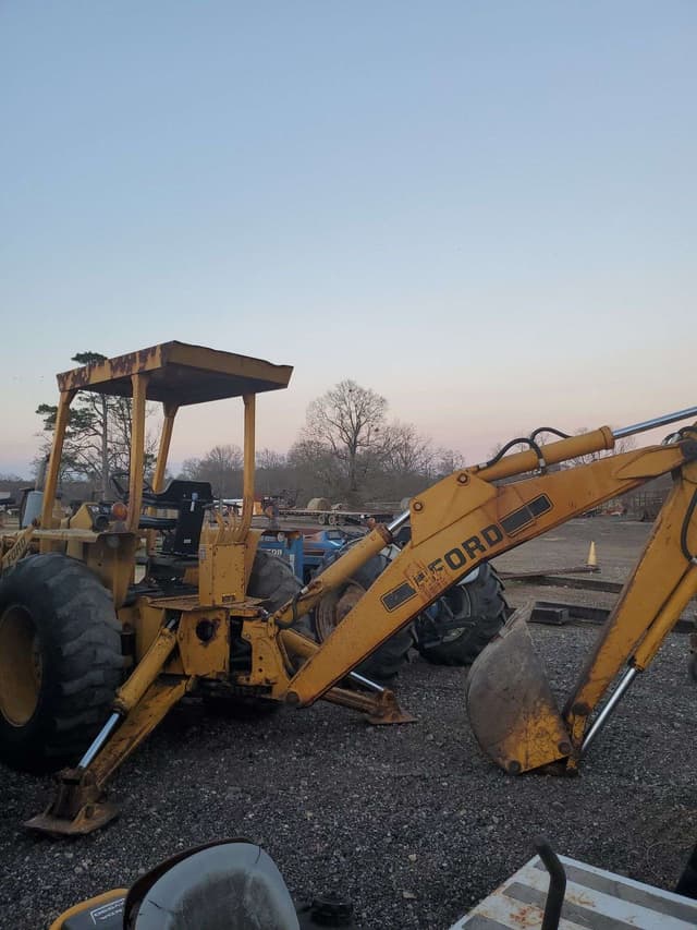 Image of Ford 550 equipment image 1