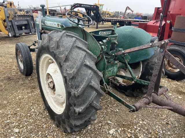 Image of Oliver 550 equipment image 3