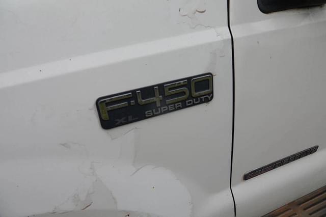 Image of Ford F-450 equipment image 1