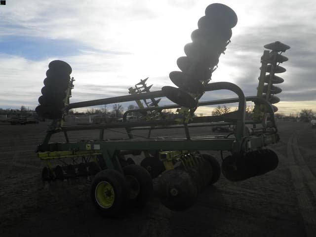 Image of John Deere 230 equipment image 2