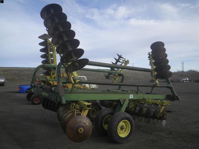 Image of John Deere 230 equipment image 3