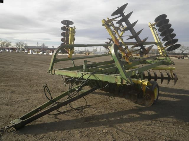 Image of John Deere 230 equipment image 1