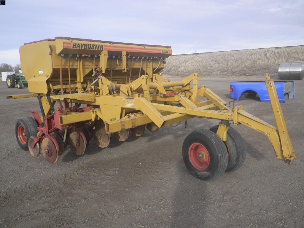 Haybuster 1000 Equipment Image0