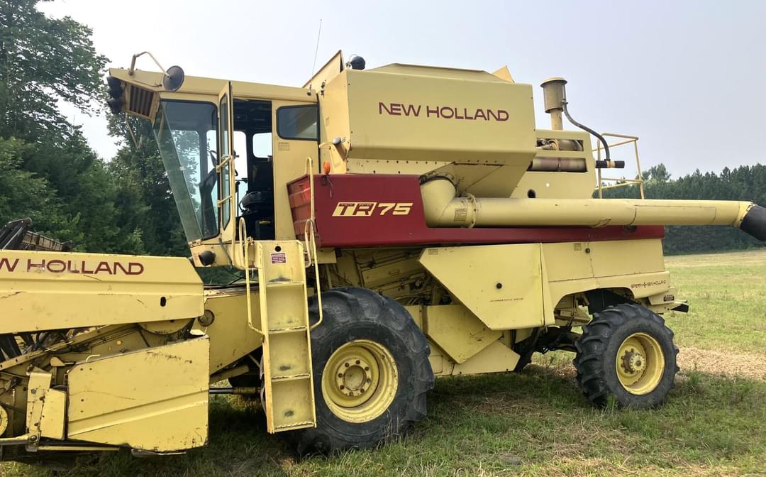 Image of New Holland TR75 Image 1