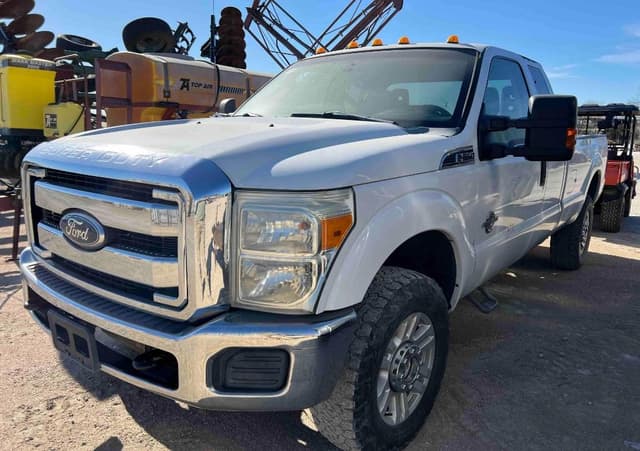 Image of Ford F-350 equipment image 2