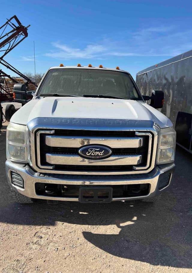 Image of Ford F-350 equipment image 1