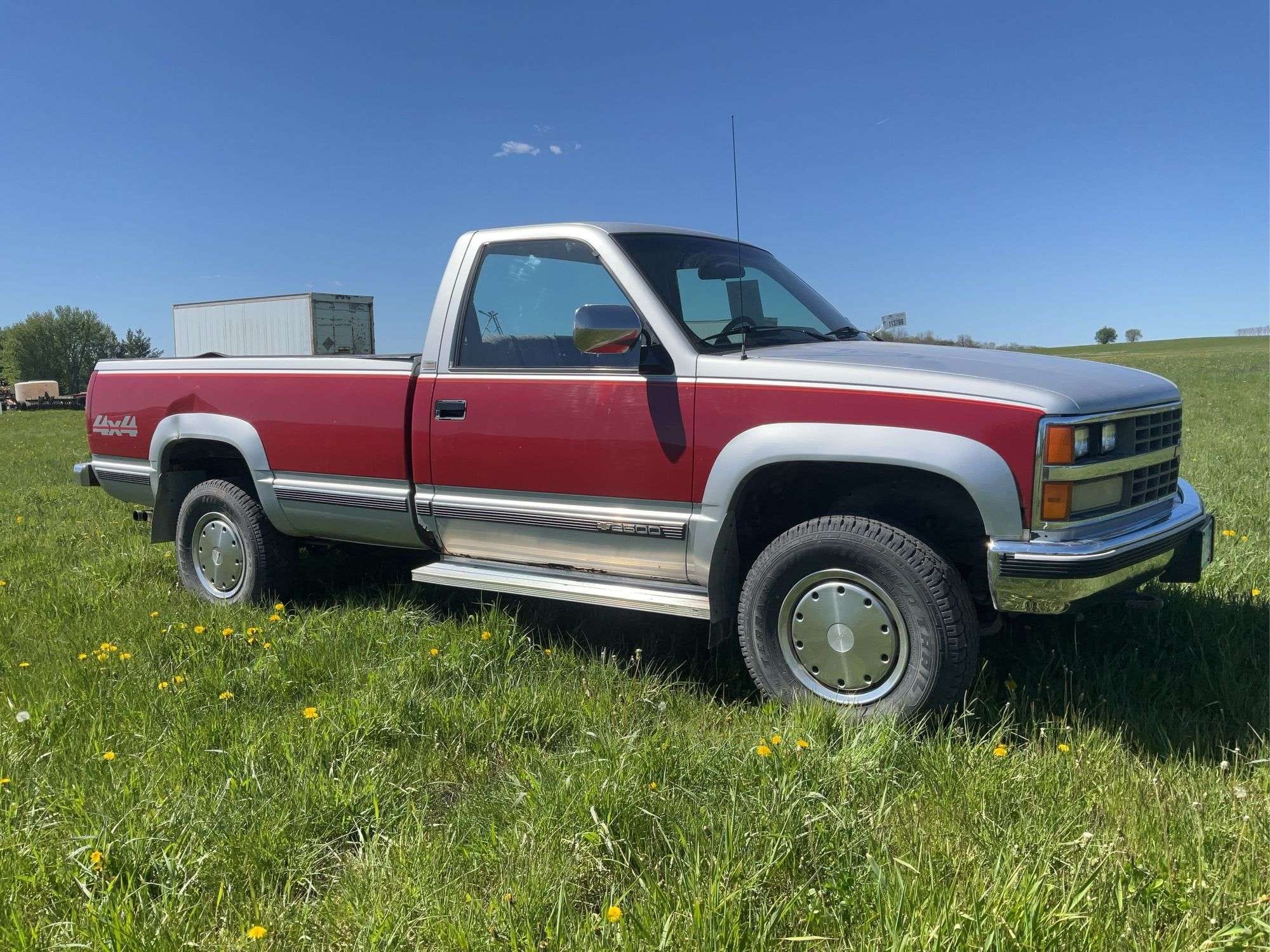 1989 Chevrolet 2500HD Equipment Image0