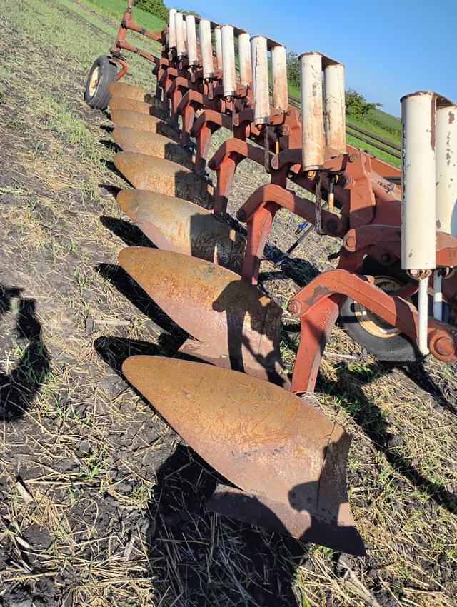Image of International Harvester 700 equipment image 3