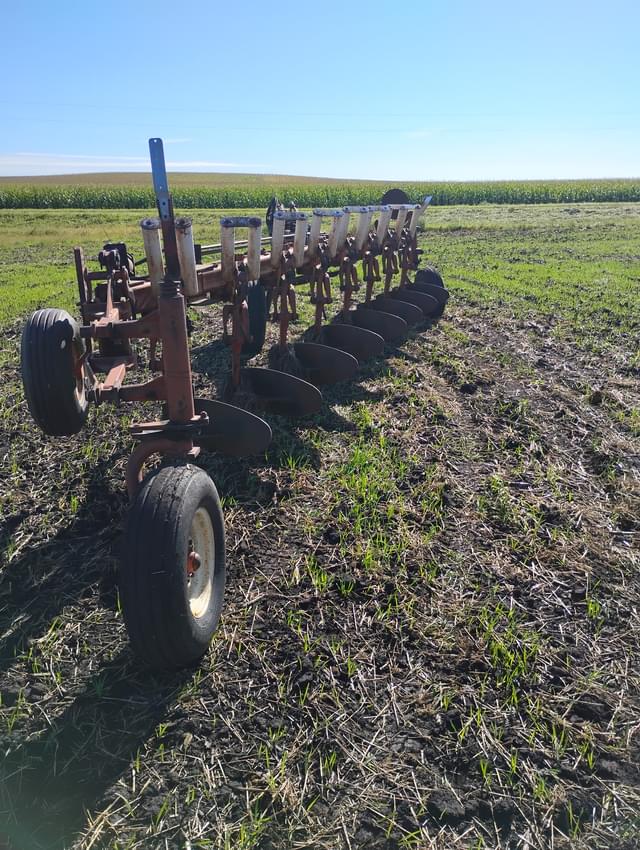 Image of International Harvester 700 equipment image 1