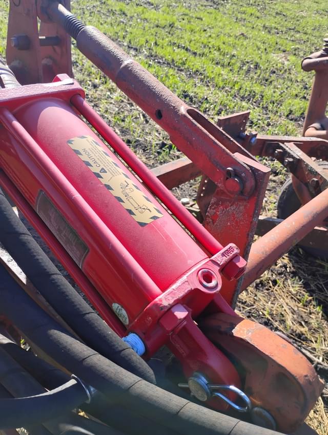 Image of International Harvester 700 equipment image 4