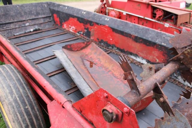 Image of New Holland 155 equipment image 3