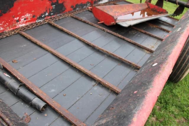 Image of New Holland 155 equipment image 4