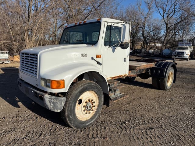 Image of International 4900 equipment image 2