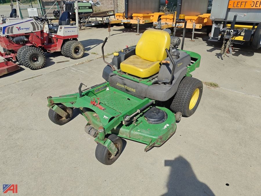 2005 John Deere 777 Equipment Image0