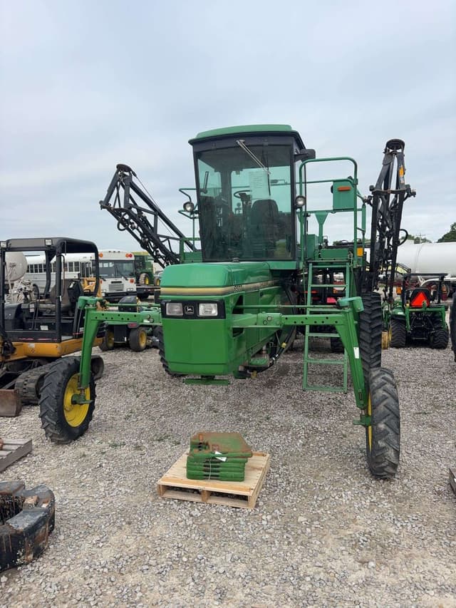 Image of John Deere 6500 equipment image 1