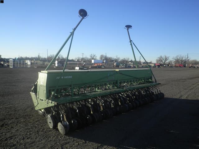 Image of John Deere 520 equipment image 1