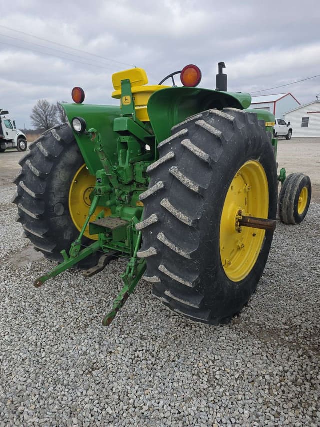 Image of John Deere 4000 equipment image 4