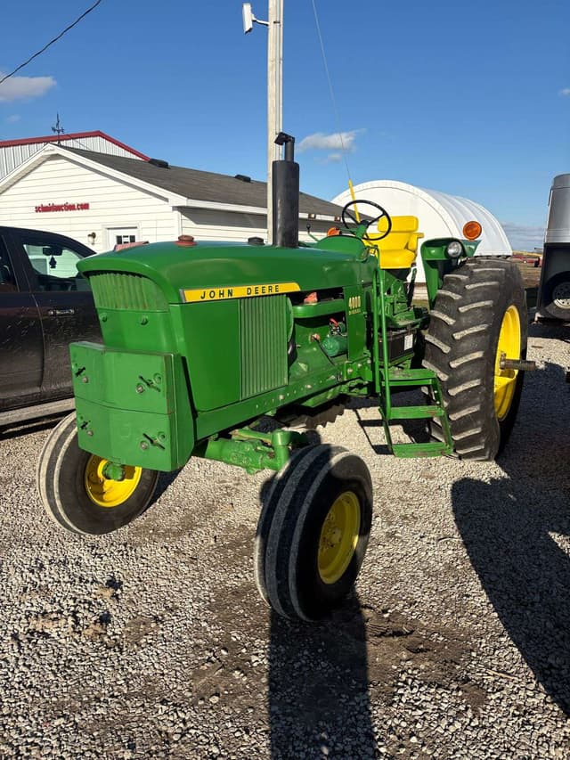 Image of John Deere 4000 equipment image 1