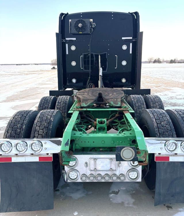 Image of Kenworth W900 equipment image 3