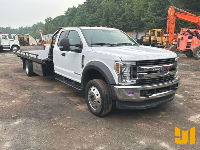 Image of Ford F-550 equipment image 2