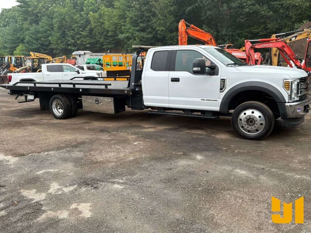 Image of Ford F-550 equipment image 3